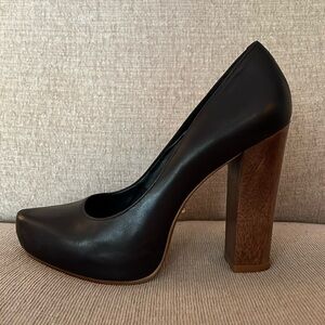 SCHUTZ Black Leather Pump